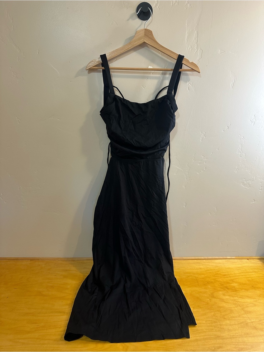 Halara SoftlyZero Airy Ruched Lace Up Bodycon Midi Casual Dress Black Medium NWT - Picture 8 of 9